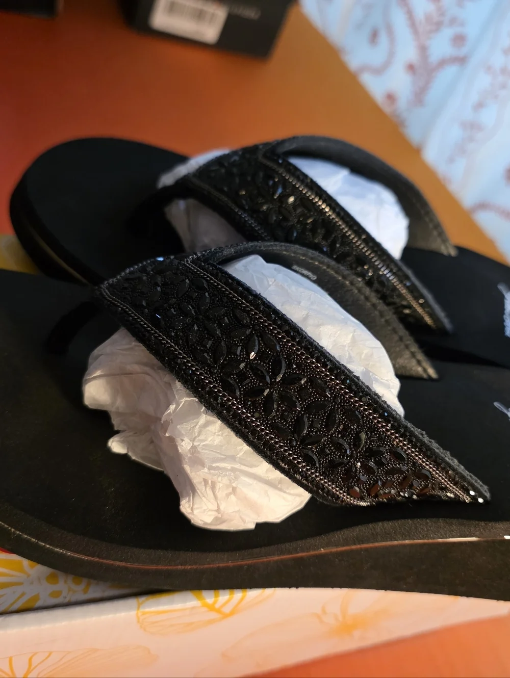 Brand New-Yellow Box Black Beaded Thong Sandals. Size 9.5 Womens - Picture 3 of 9